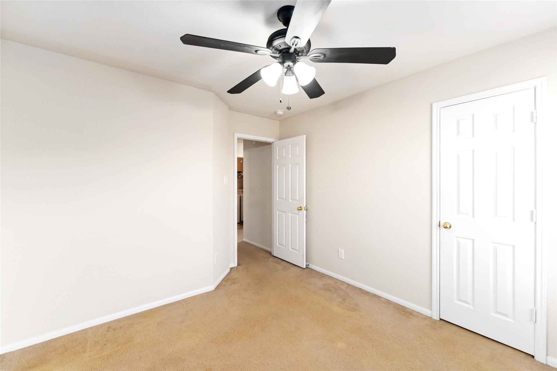 2114 Bishop Hollow Lane, Rosenberg, TX 77471 Secondary Bedroom