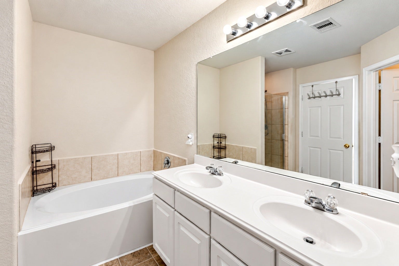 2114 Bishop Hollow Lane, Rosenberg, TX 77471 Master Bathroom