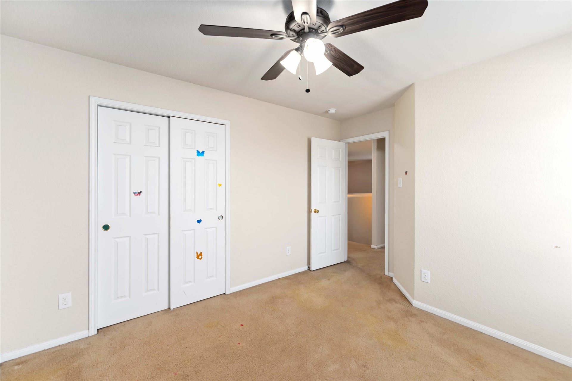 2114 Bishop Hollow Lane, Rosenberg, TX 77471 Virtually Staged Upstairs Secondary Bedroom