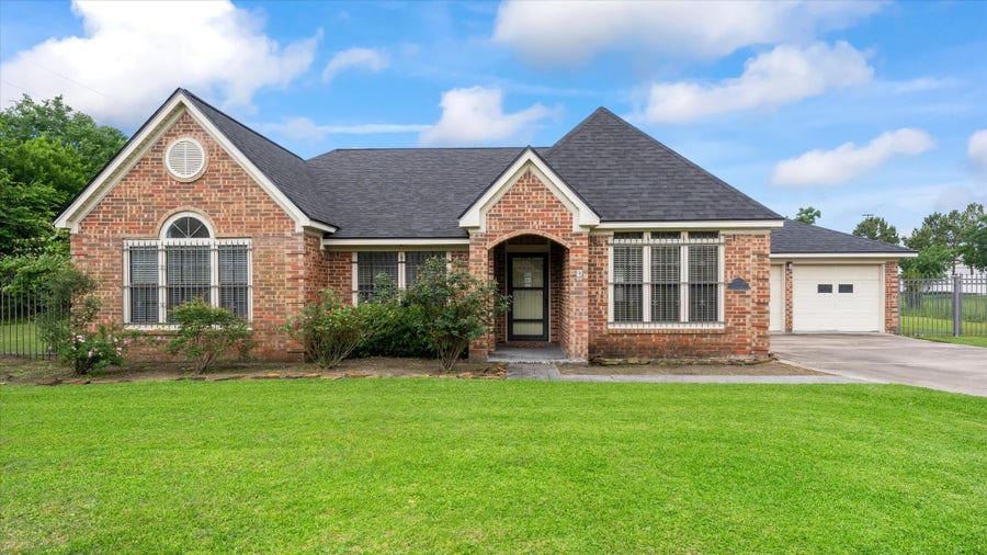 Property photo for 17623 Kings Court, Cypress, TX