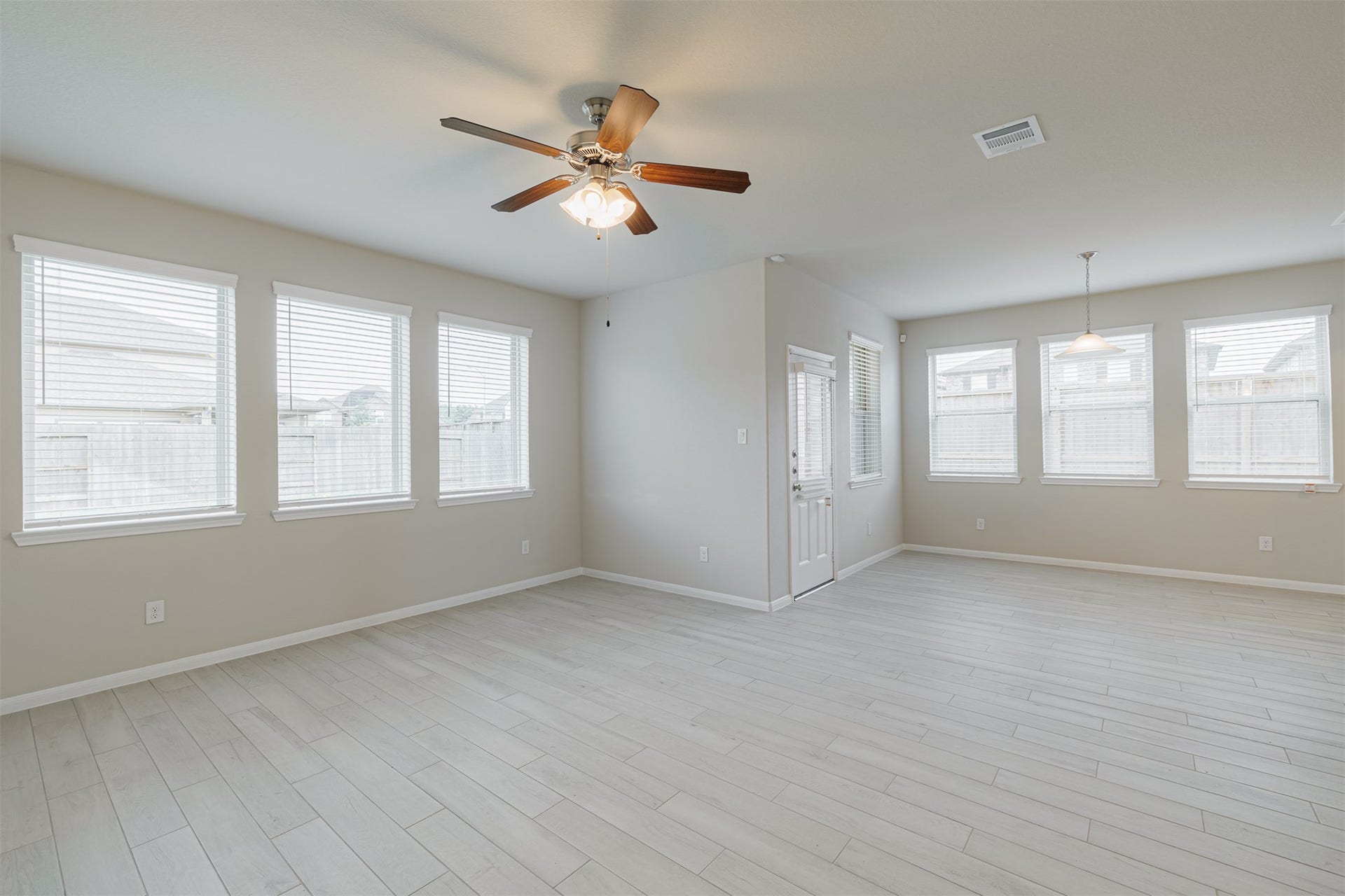 3002 Roberta Sue Drive, Missouri City, TX 77459 3002 Roberta Sue Drive, Missouri City, TX 77459