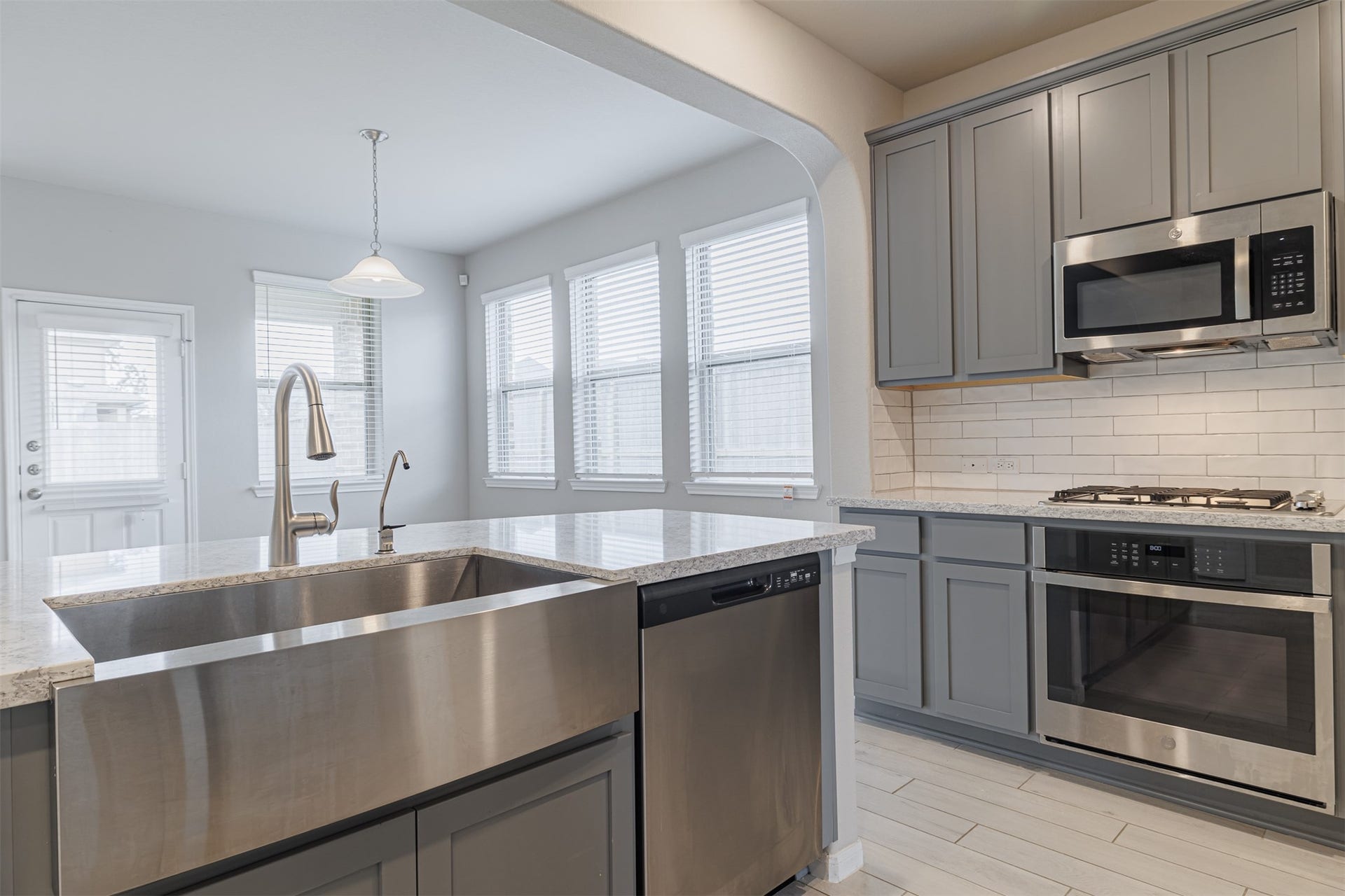 3002 Roberta Sue Drive, Missouri City, TX 77459 3002 Roberta Sue Drive, Missouri City, TX 77459