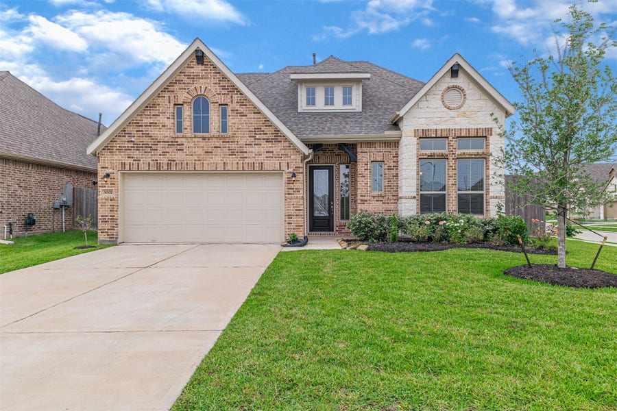 Property photo for 3002 Roberta Sue Drive, Missouri City, TX