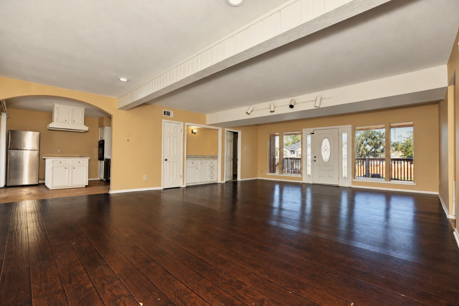 2236 Ridgewood Drive, West Columbia, TX 77486 Family Room