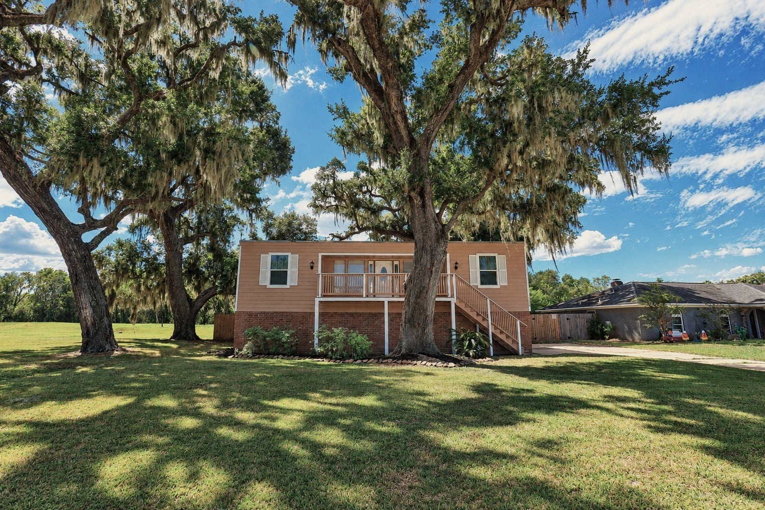 2236 Ridgewood Drive, West Columbia, TX 77486 Front