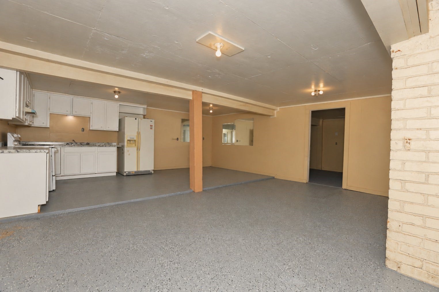 2236 Ridgewood Drive, West Columbia, TX 77486 Downstairs Kitchen & Dining Rooms