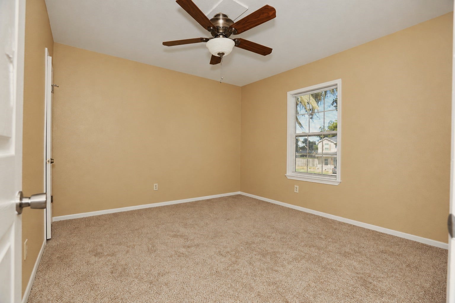 2236 Ridgewood Drive, West Columbia, TX 77486 Primary Bedroom