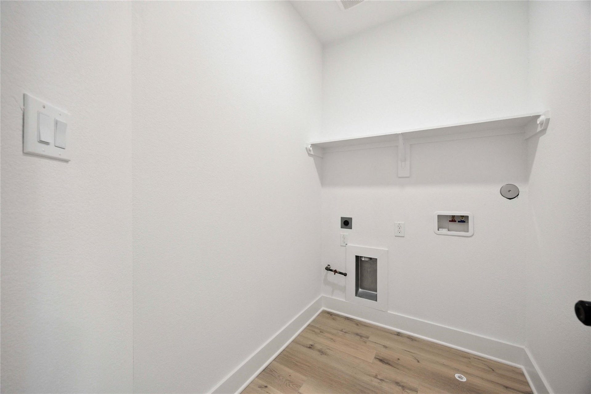 811 E 32nd Street, Houston, TX 77022 811 E 32nd Street, Houston, TX 77022