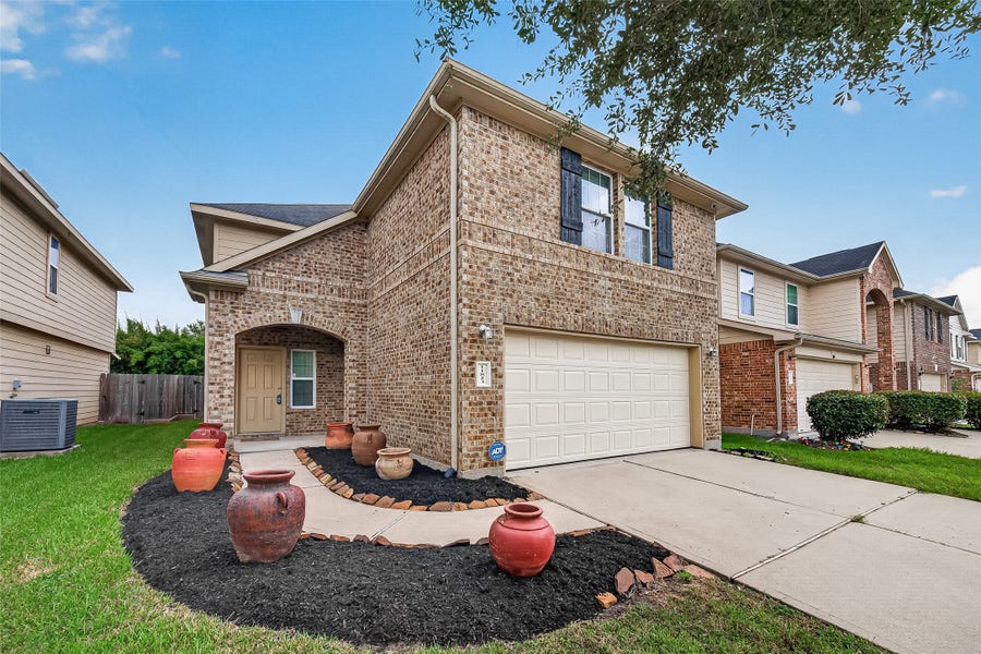 Property photo for 11823 Red Hummingbird Drive, Houston, TX