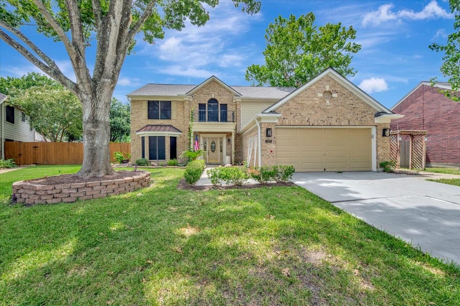 Property photo for 129 Coral Bay Drive, League City, TX