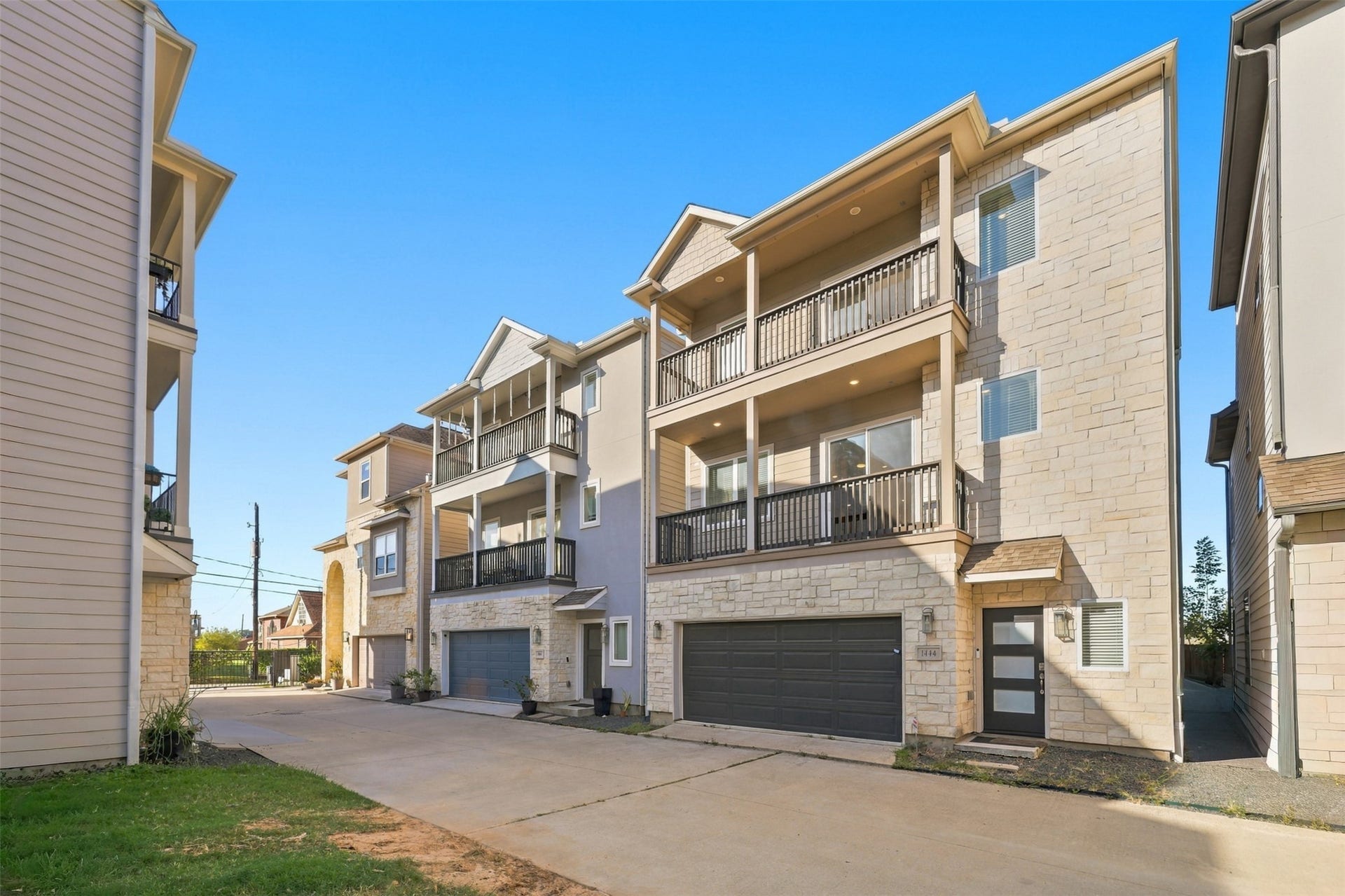 1444 W 34th 1/2 Street, Houston, TX 77018 1444 W 34th 1/2 Street, Houston, TX 77018