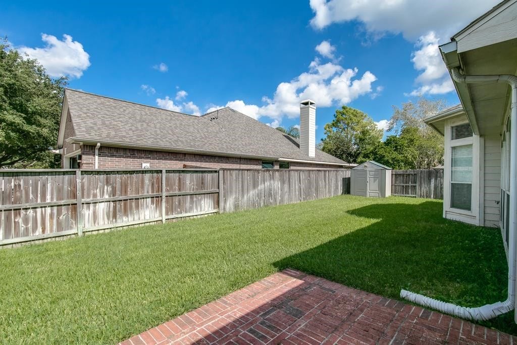 1718 BUMELIA COURT, Sugar Land, TX 77479 SPACIOUS BACKYARD FOR
YOUR KIDS AND FURRY
FRIENDS TO RUN AND PLAY!