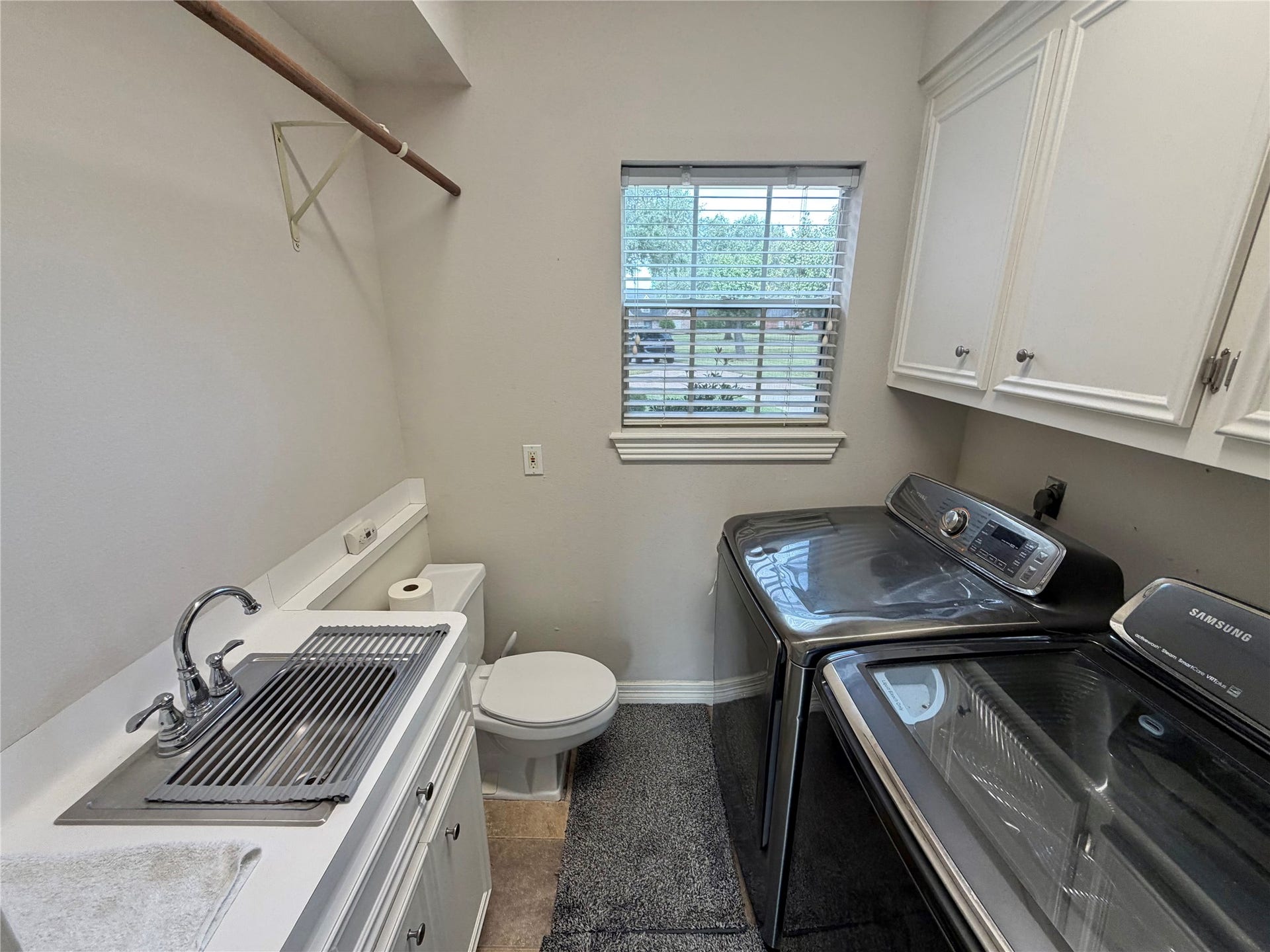 312 Timbercreek Drive, Lake Jackson, TX 77566