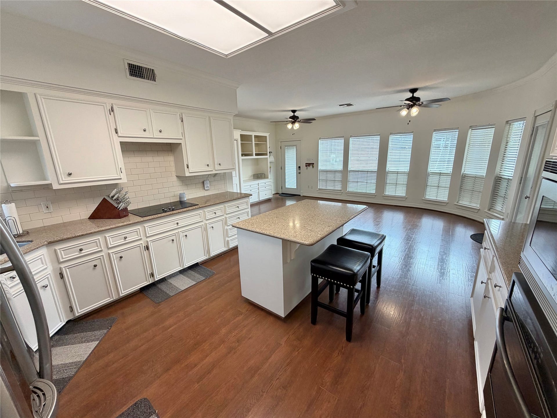 312 Timbercreek Drive, Lake Jackson, TX 77566