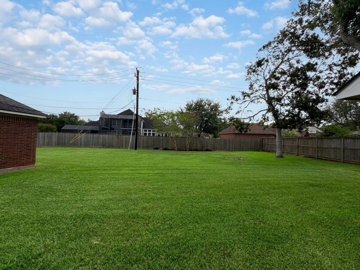 312 Timbercreek Drive, Lake Jackson, TX 77566