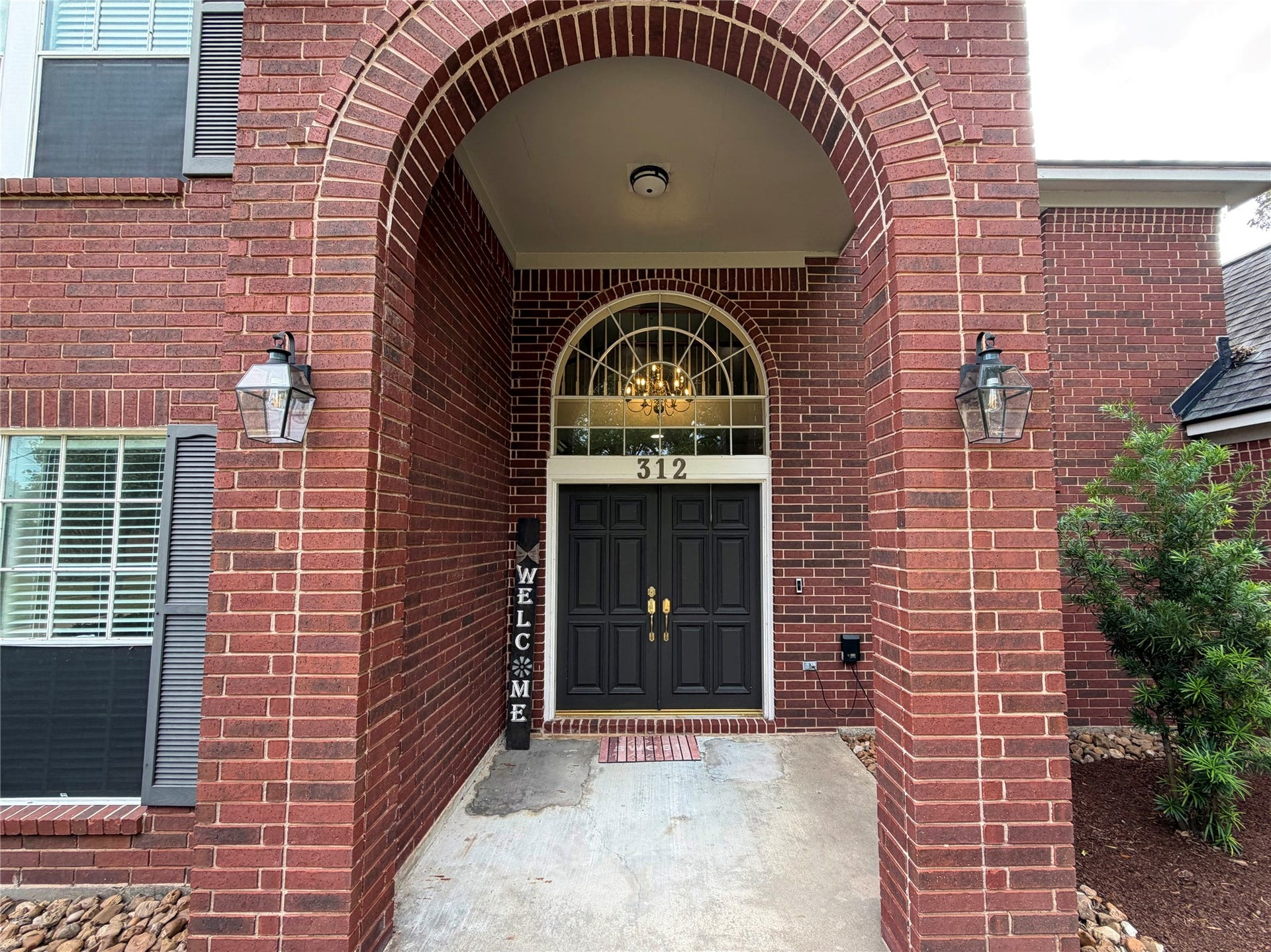312 Timbercreek Drive, Lake Jackson, TX 77566