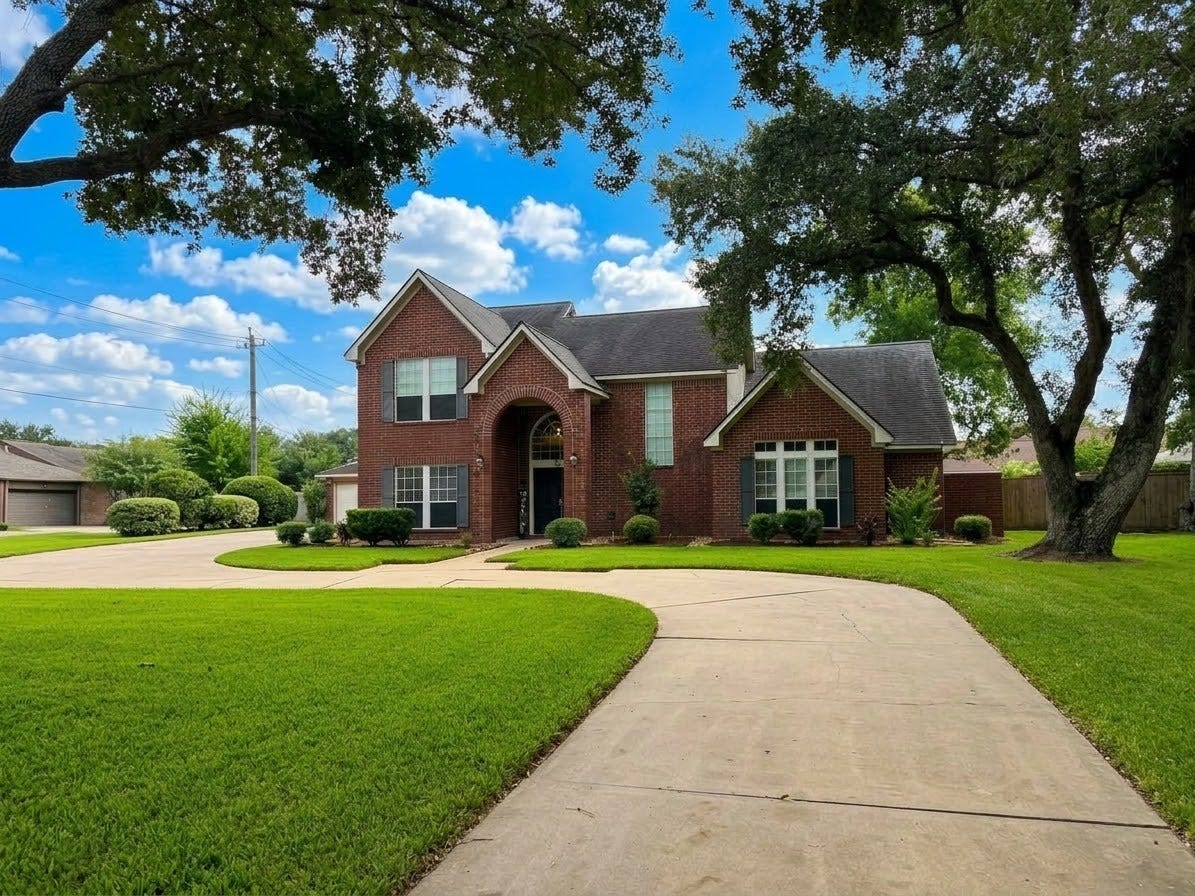 312 Timbercreek Drive, Lake Jackson, TX 77566