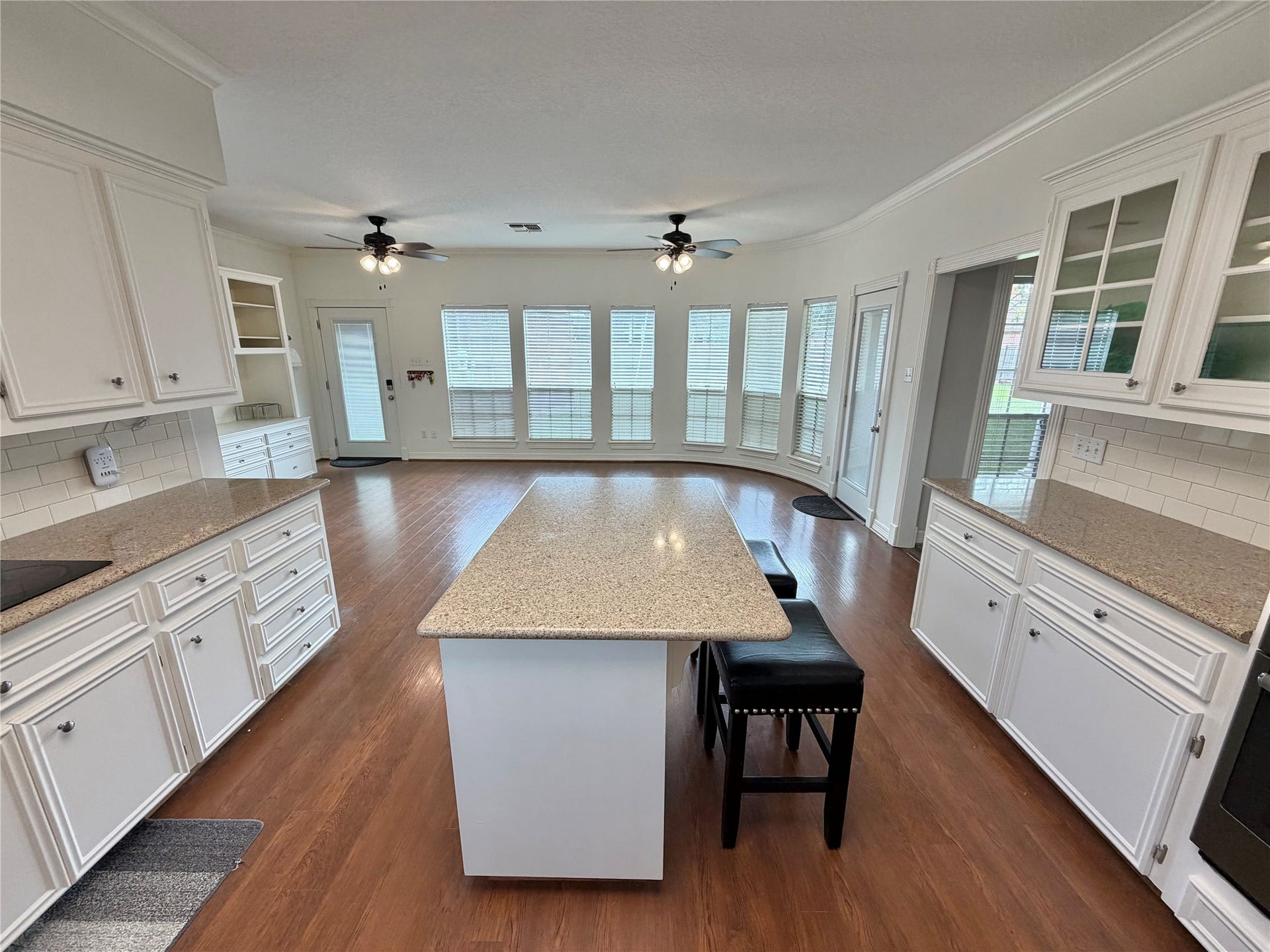 312 Timbercreek Drive, Lake Jackson, TX 77566