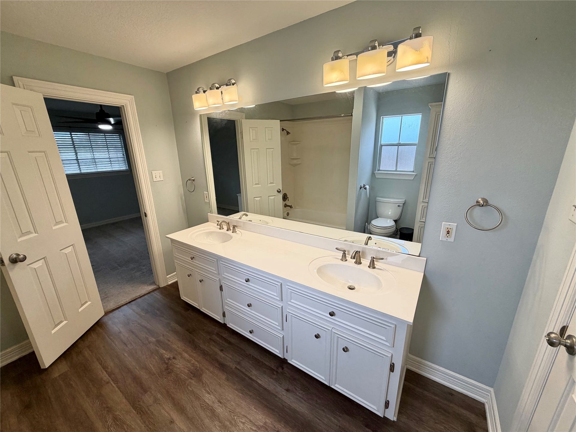 312 Timbercreek Drive, Lake Jackson, TX 77566