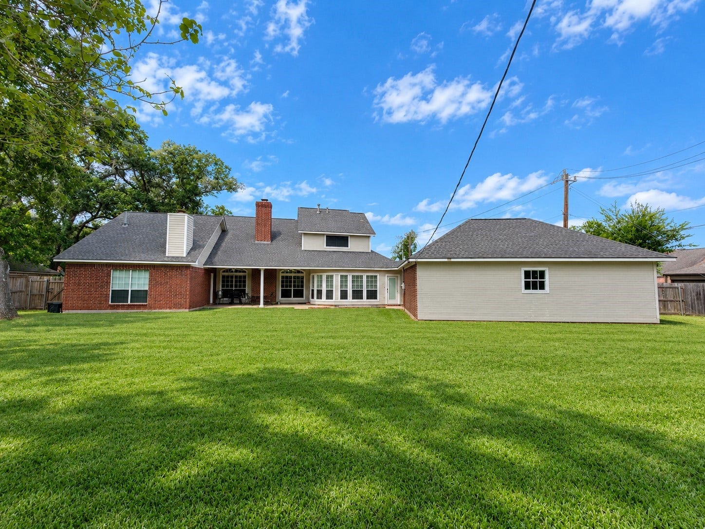 312 Timbercreek Drive, Lake Jackson, TX 77566