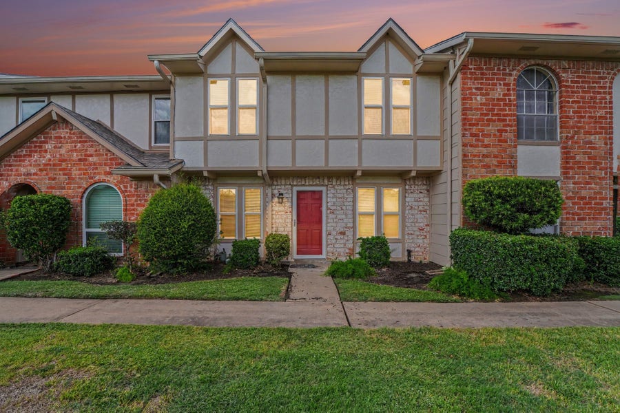 Property photo for 44 Chapparal Court, Missouri City, TX