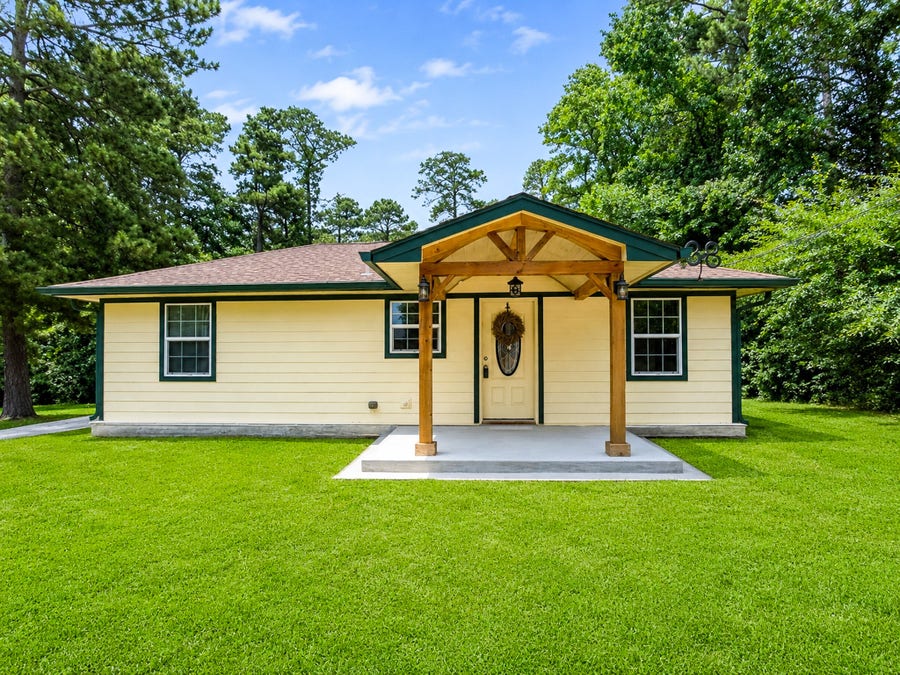 Property photo for 11919 Magnolia Bend Drive, Conroe, TX