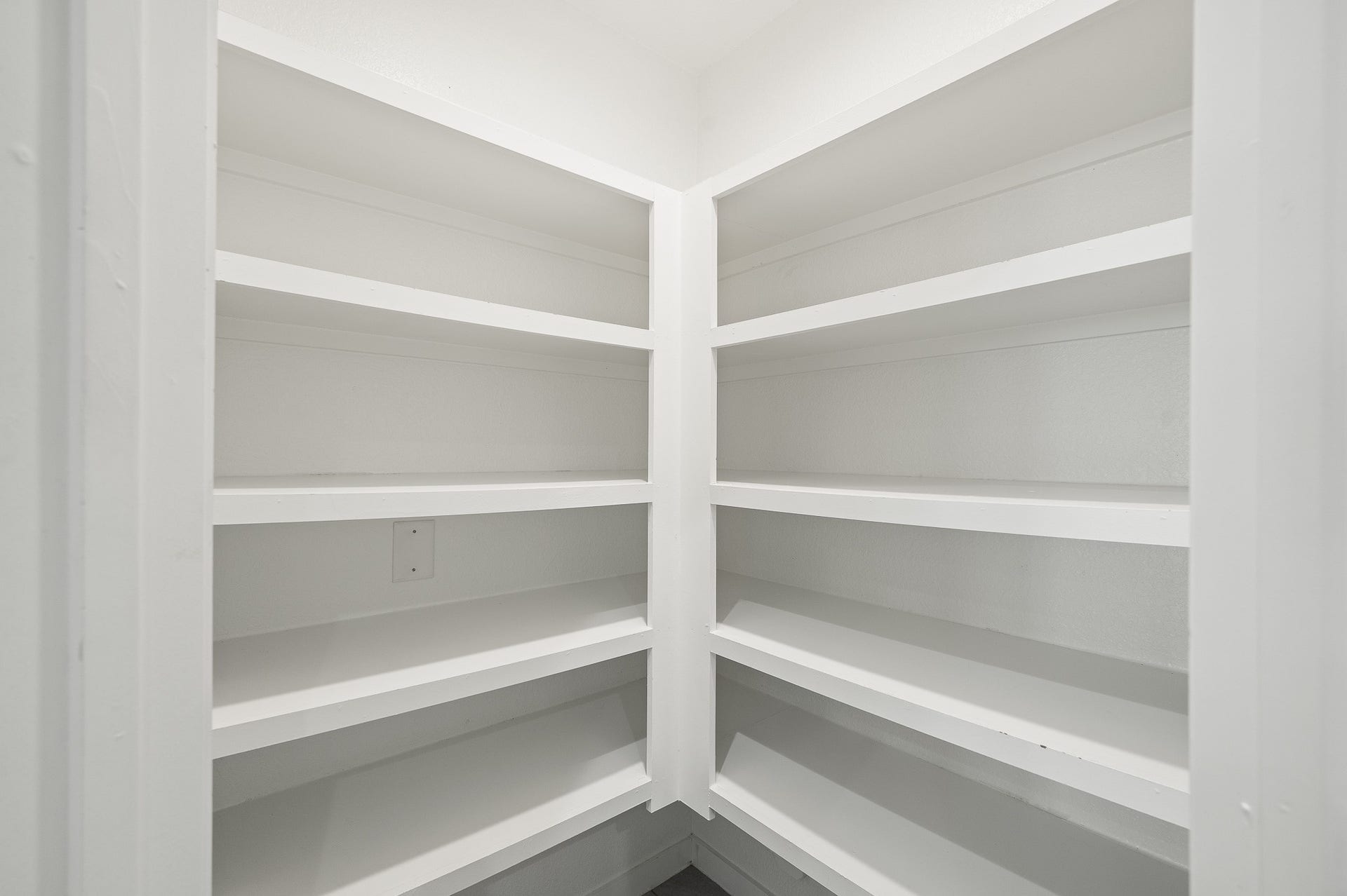 Spacious walk-in pantry!
