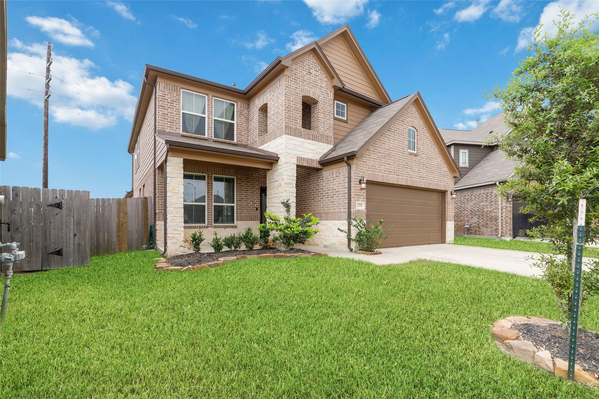 20755 Beeston Glade Lane, Katy, TX 77449 Home is located in a semi cul-da-sac with no backyard neighbors!!