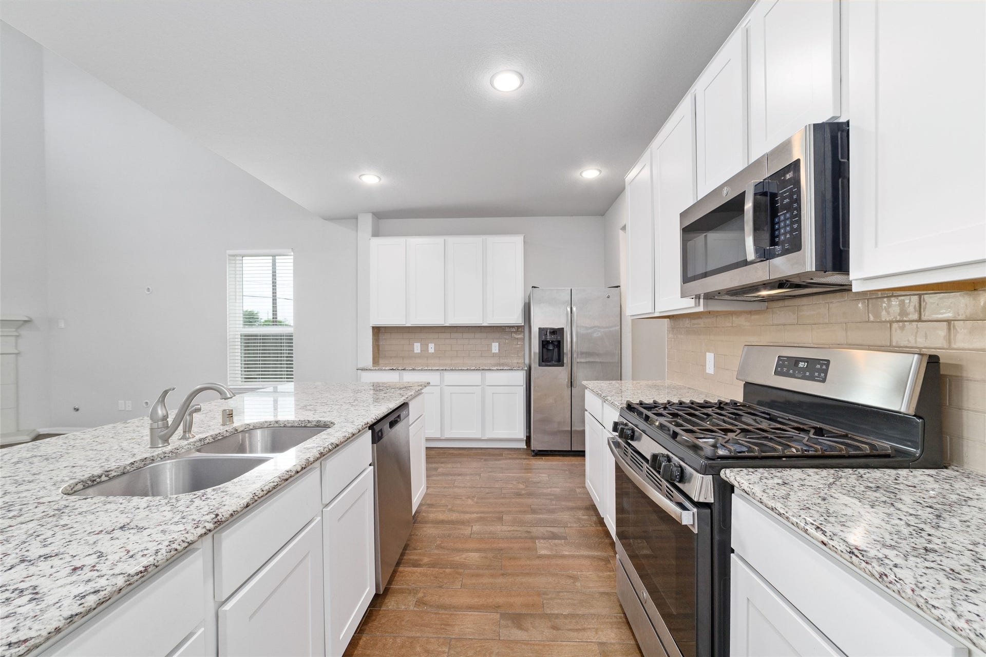 20755 Beeston Glade Lane, Katy, TX 77449 Half bath downstairs