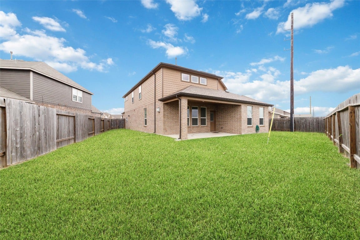 20755 Beeston Glade Lane, Katy, TX 77449 Huge backyard space! Perfect for entertaining!