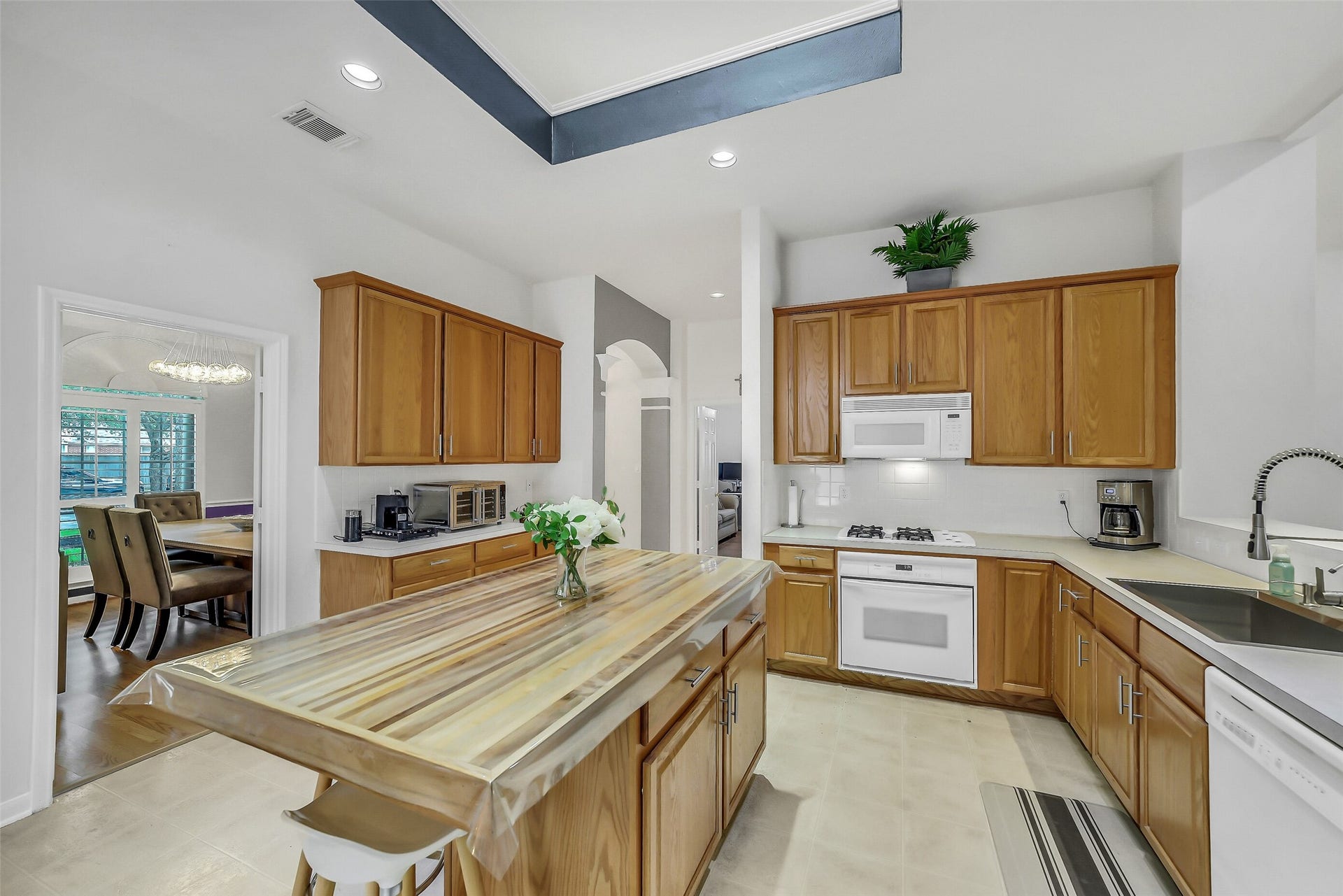 11219 Timbercreek Falls Drive, Houston, TX 77095 Upgraded premium sink and faucet.