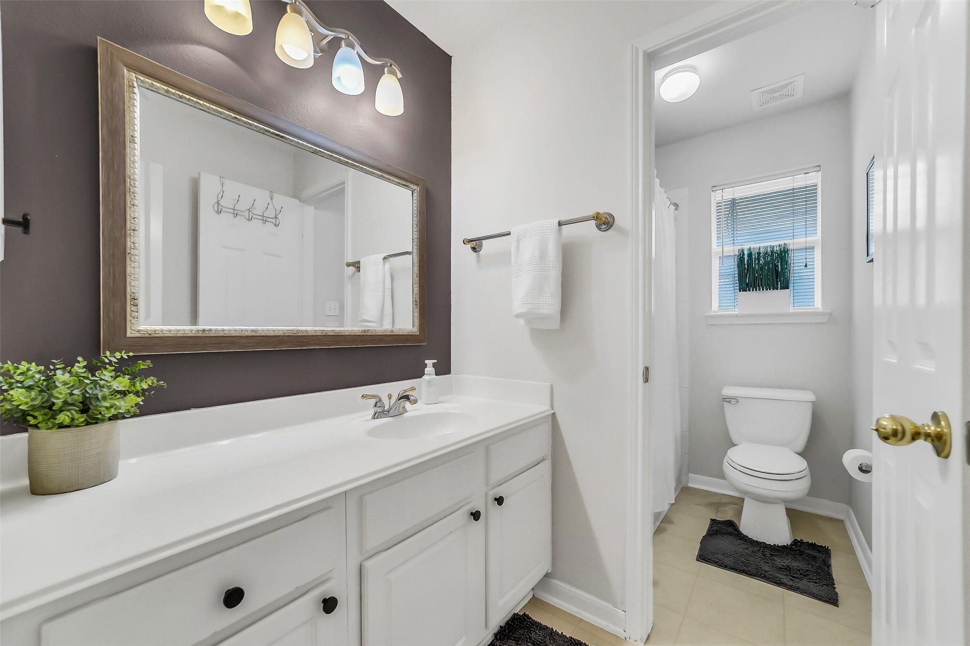 11219 Timbercreek Falls Drive, Houston, TX 77095 Secondary bathroom.