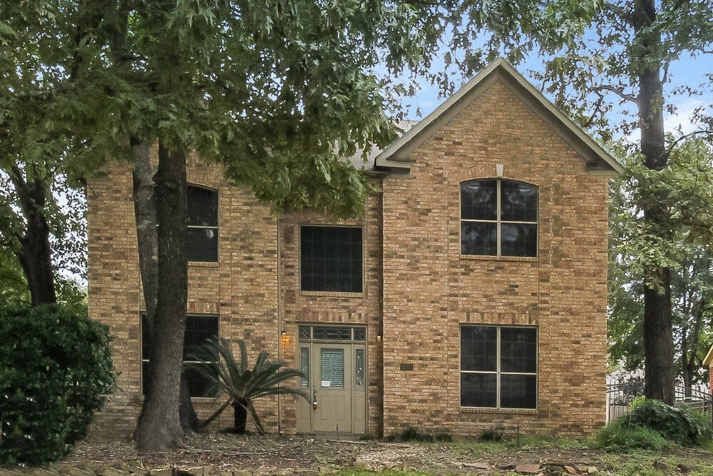 3203 Leafy Pine Court, Houston, TX 77345
