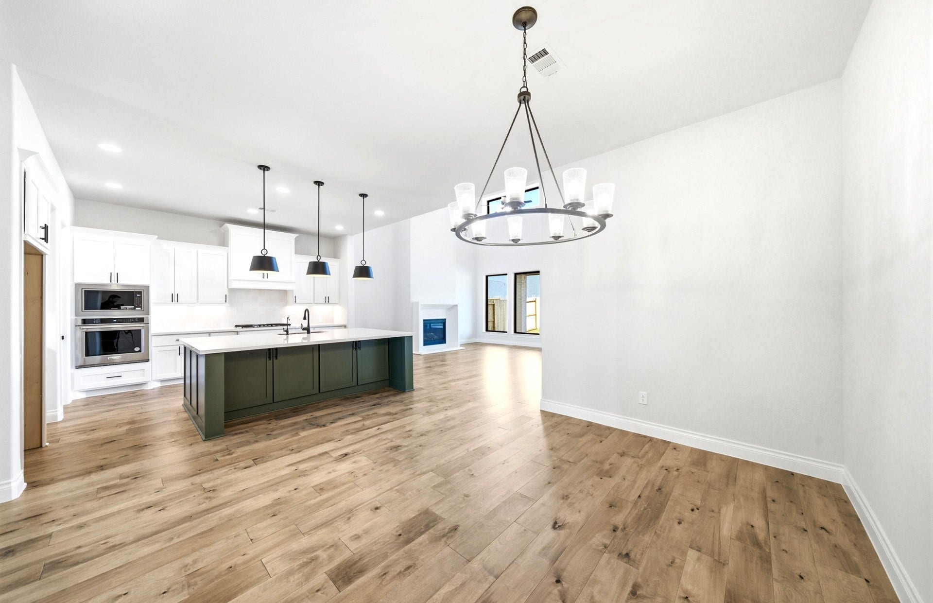 9733 Roaring River Falls Lane, Porter, TX 77365