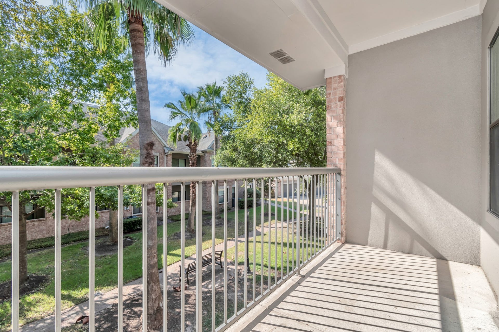 1600 Eldridge Parkway, #1207, Houston, TX 77077 Photos displayed may be of similar apartments or floor plans featuring the same finishes.
