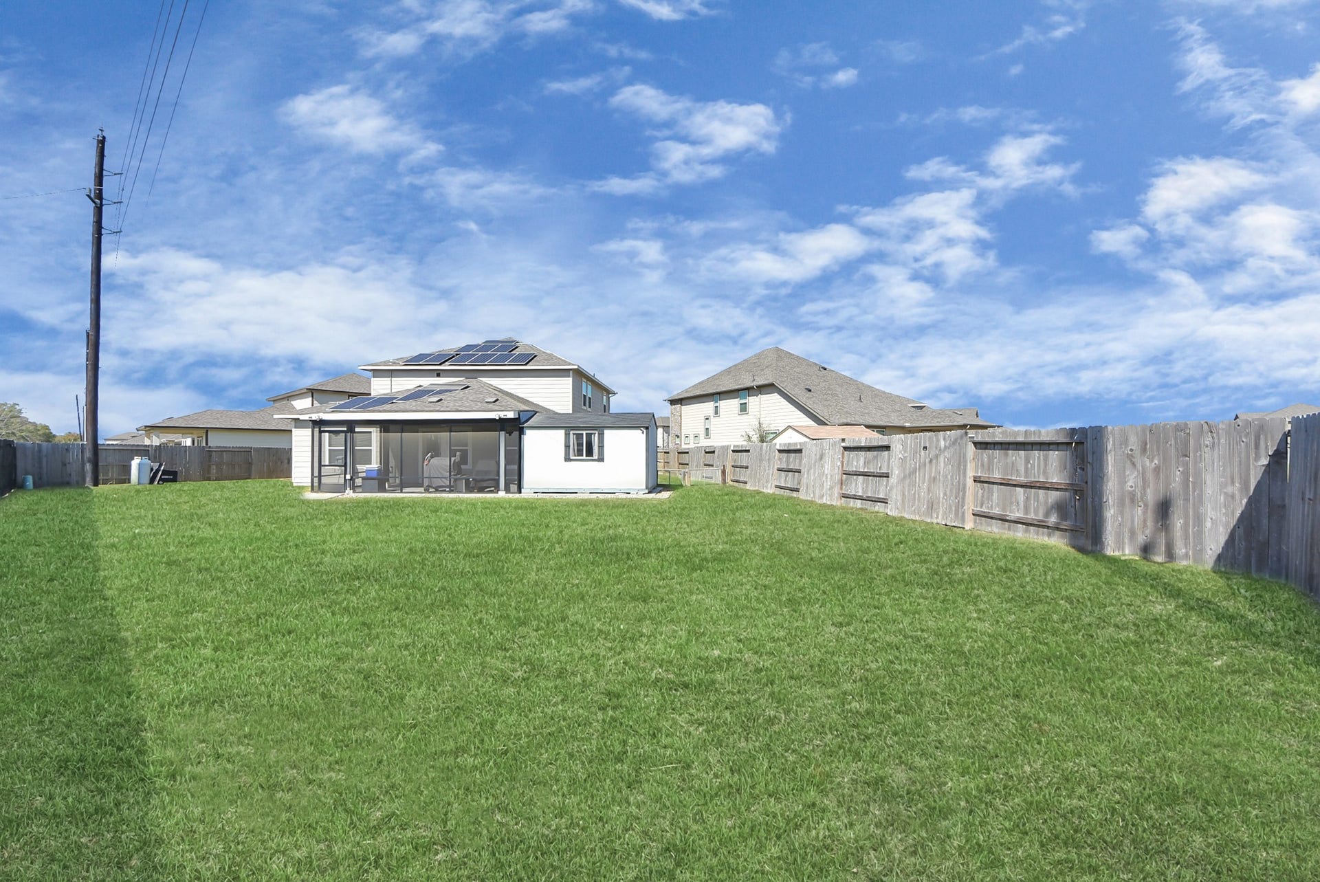 930 Pismo Lane, Rosharon, TX 77583 Plenty of room for a pool if that's on your wish list.
