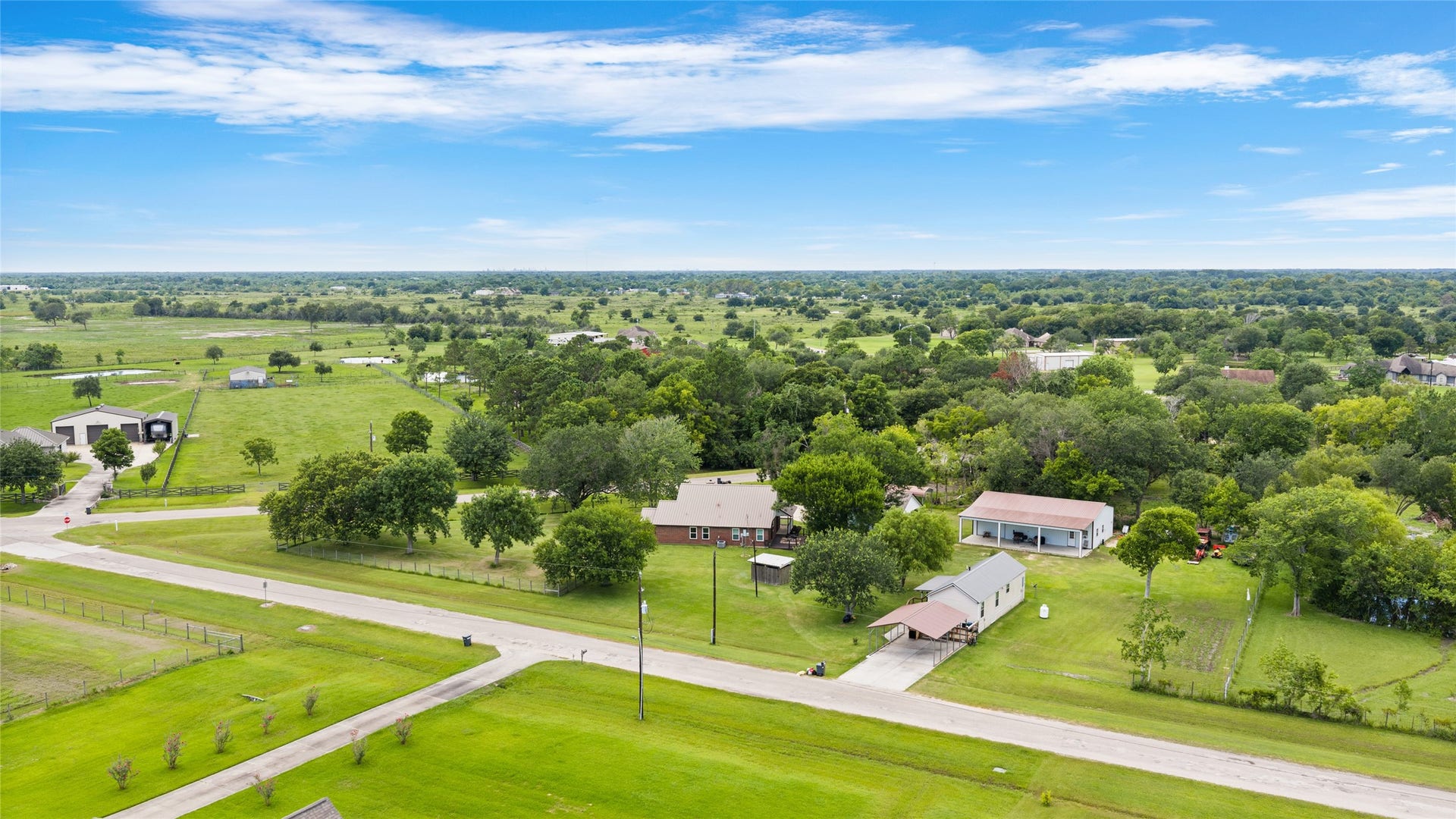 7460 Commander Roland Drive, Hitchcock, TX 77563 7460 Commander Roland Drive, Hitchcock, TX 77563