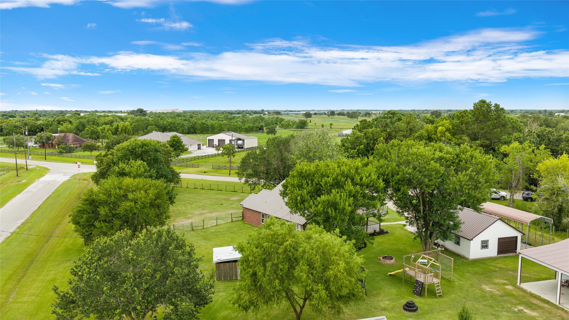 7460 Commander Roland Drive, Hitchcock, TX 77563 7460 Commander Roland Drive, Hitchcock, TX 77563