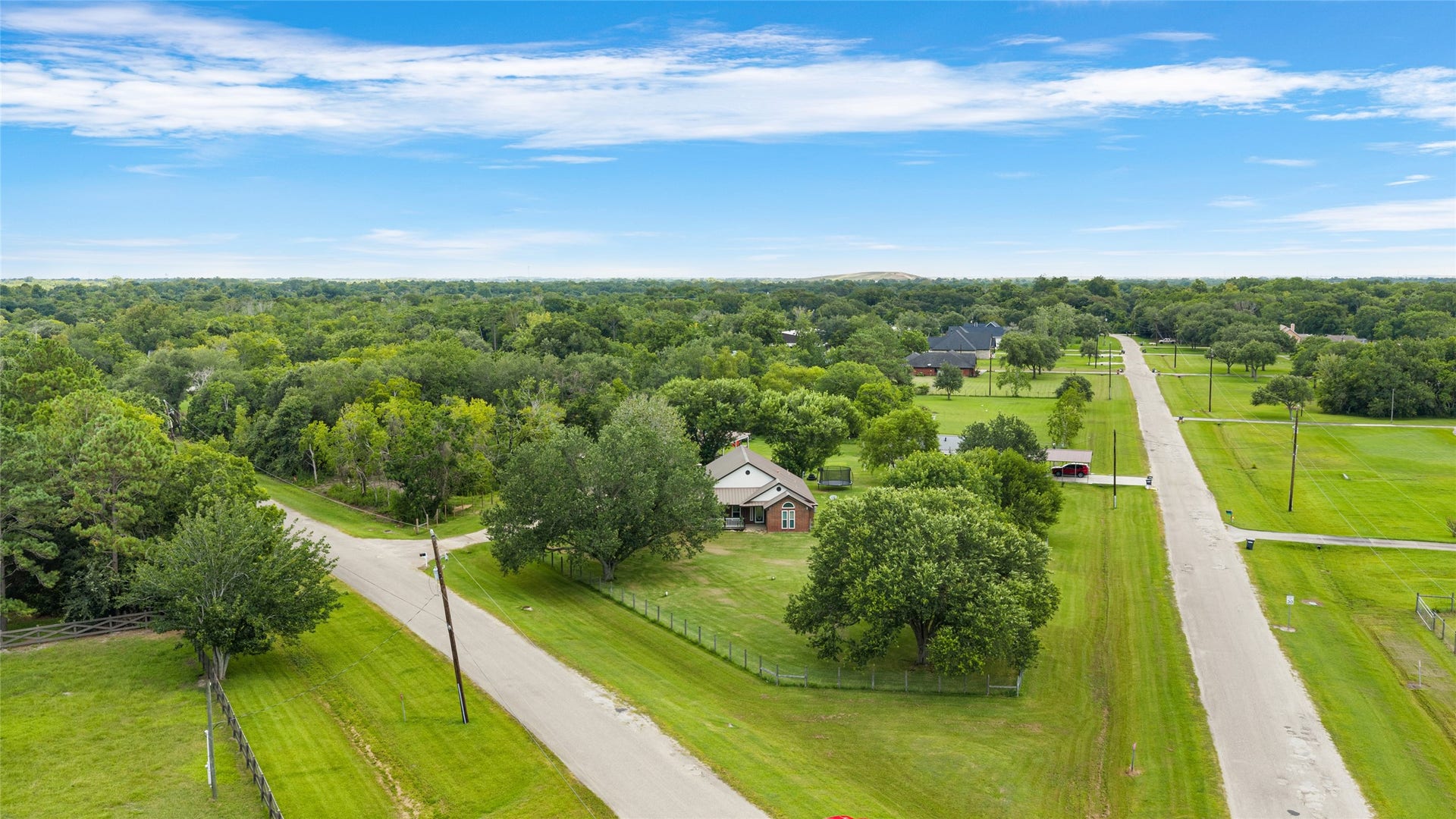 7460 Commander Roland Drive, Hitchcock, TX 77563 7460 Commander Roland Drive, Hitchcock, TX 77563