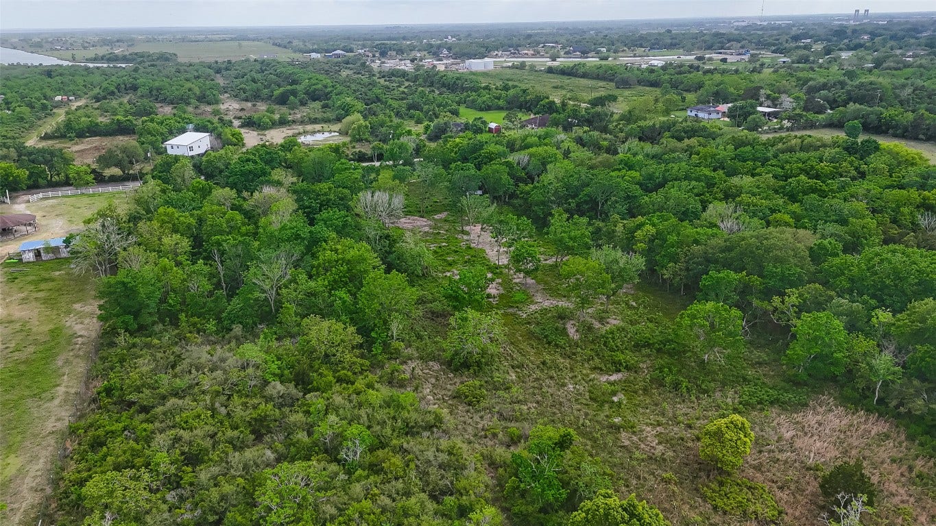 7600 Hacker Road, Hitchcock, TX 77563 7600 Hacker Road, Hitchcock, TX 77563