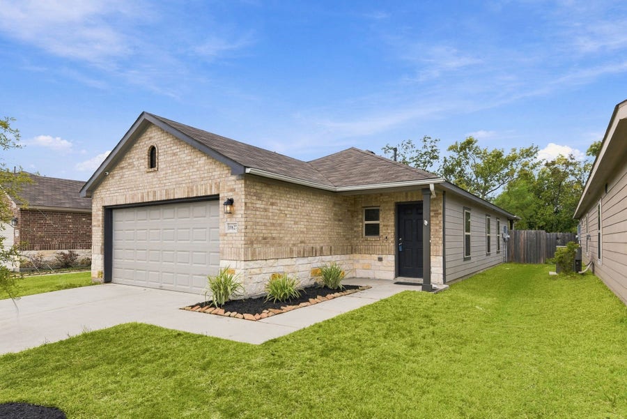 Property photo for 10627 Red Orchid Drive, Houston, TX