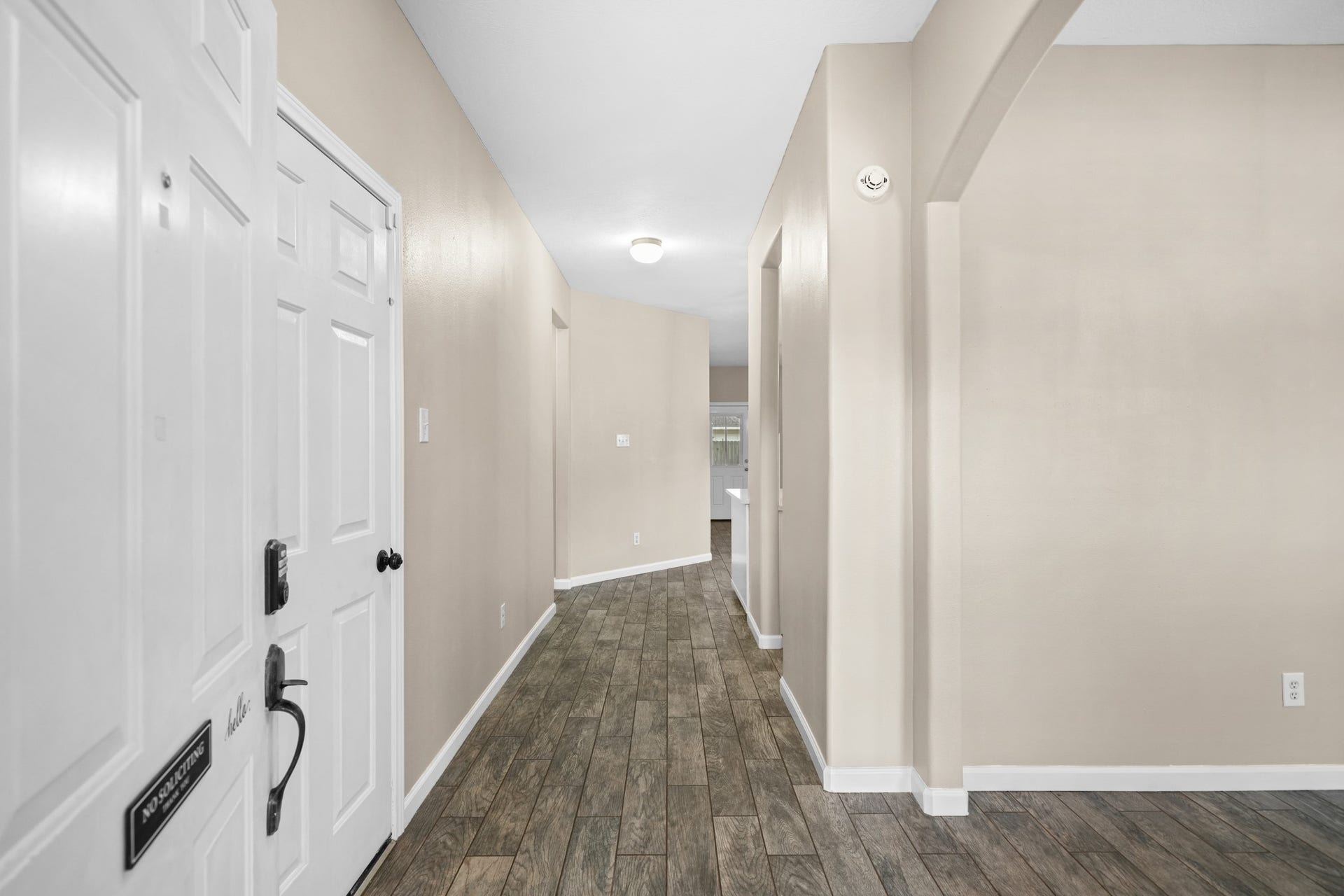 6816 Arbor Hollow Lane, Dickinson, TX 77539 Front Entryway