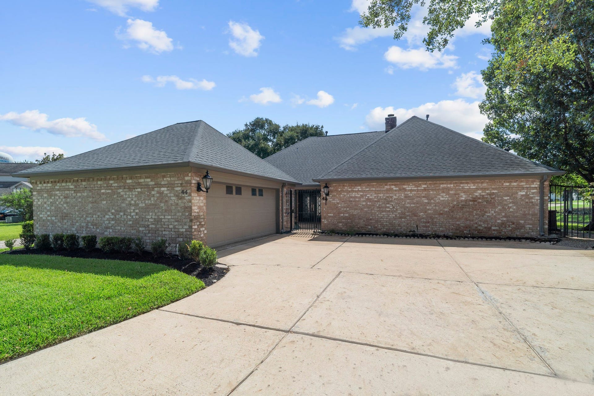 Three Reasons to Fall in Love with This Home: Pool, Golf & Water Views