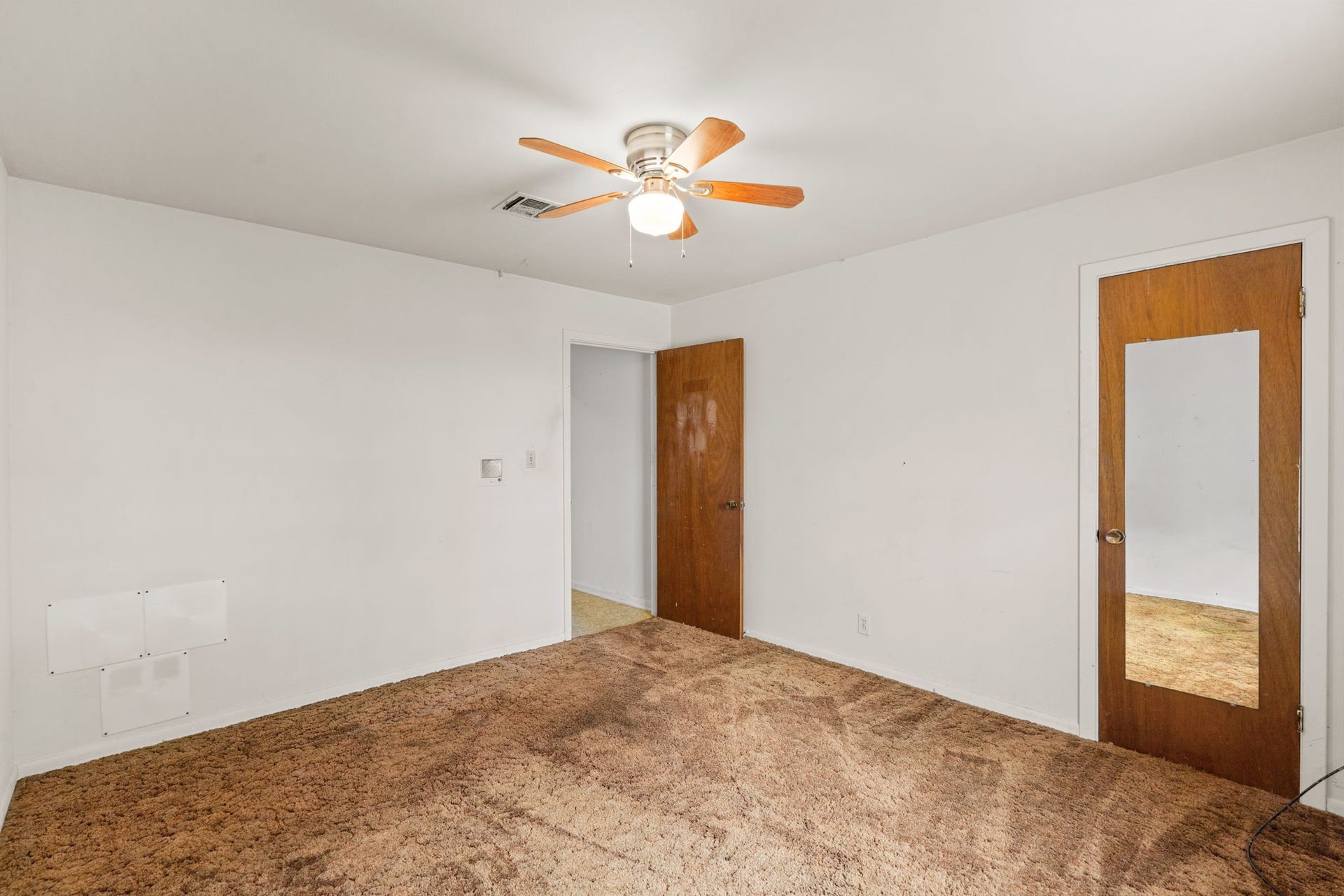 8218 Avenue M, Santa Fe, TX 77510 Alternate view showing closet and hallway access.