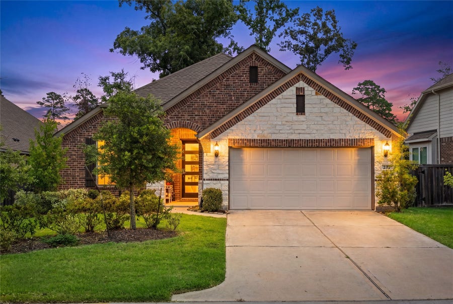 Property photo for 252 Scarlet Maple Way, Conroe, TX