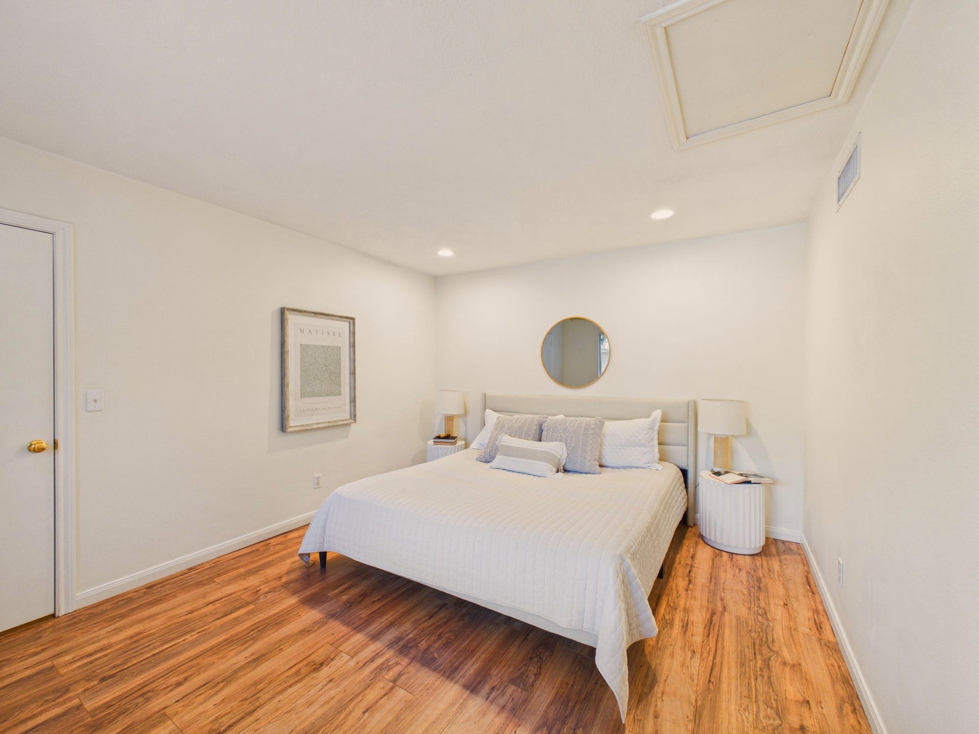 6404 Bayou Glen Road, Houston, TX 77057 Generously Sized Bedroom