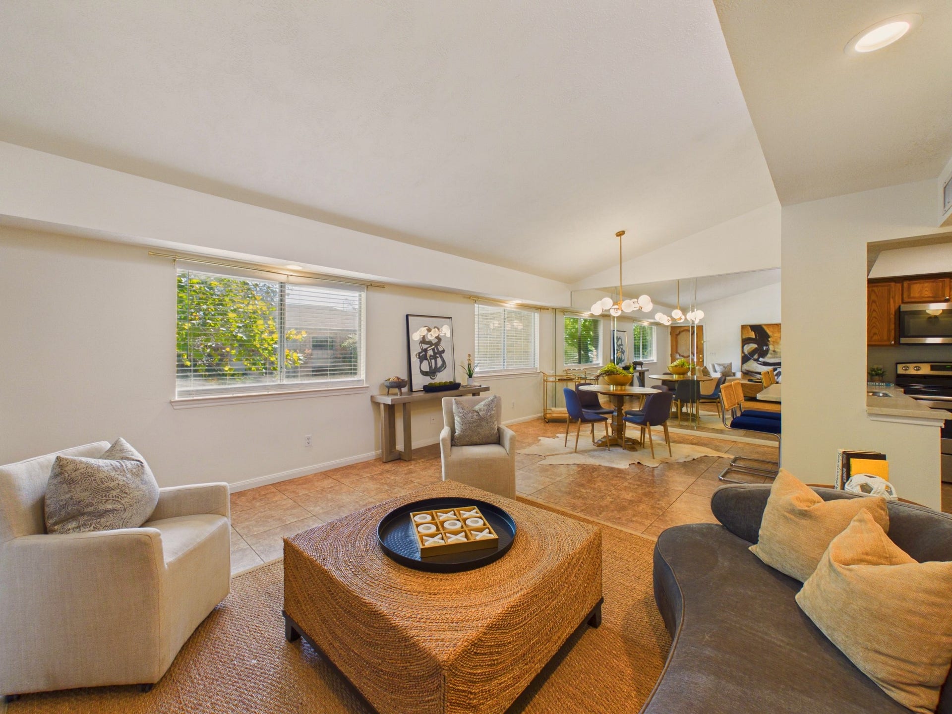 6404 Bayou Glen Road, Houston, TX 77057 Spacious Living/Dining Combo