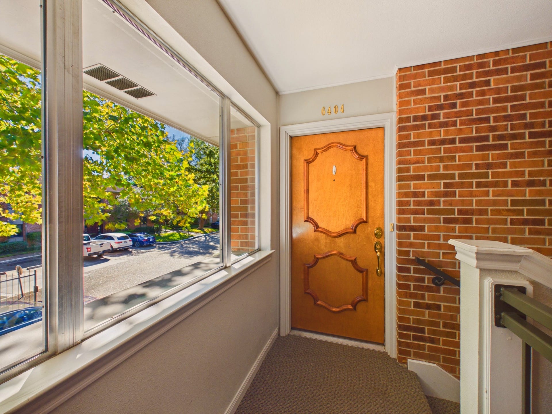 6404 Bayou Glen Road, Houston, TX 77057 Second Floor Unit