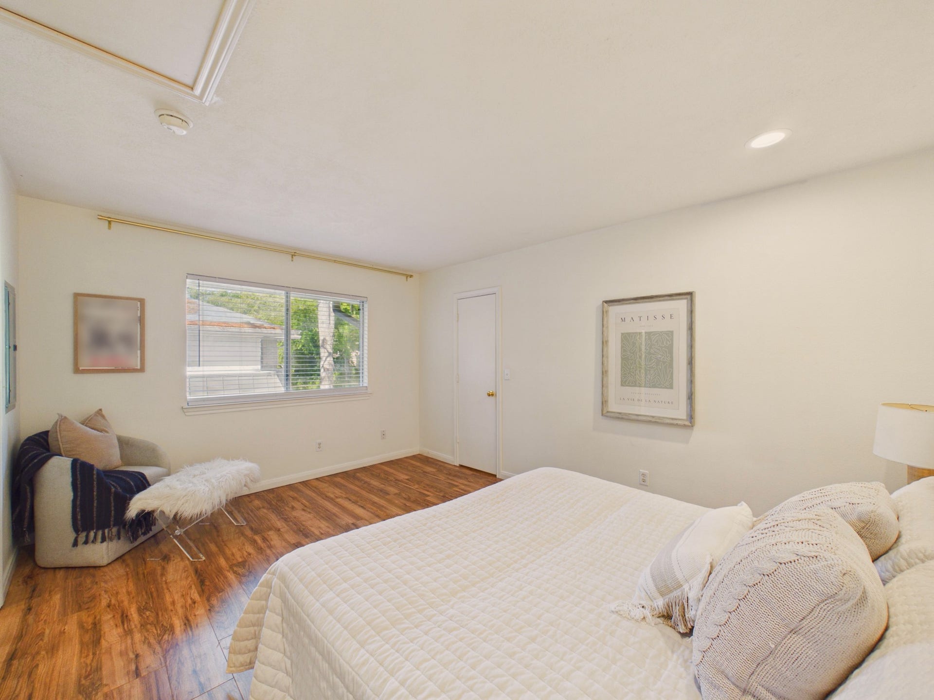 6404 Bayou Glen Road, Houston, TX 77057 Bedroom Features a Large Walk-in Closet