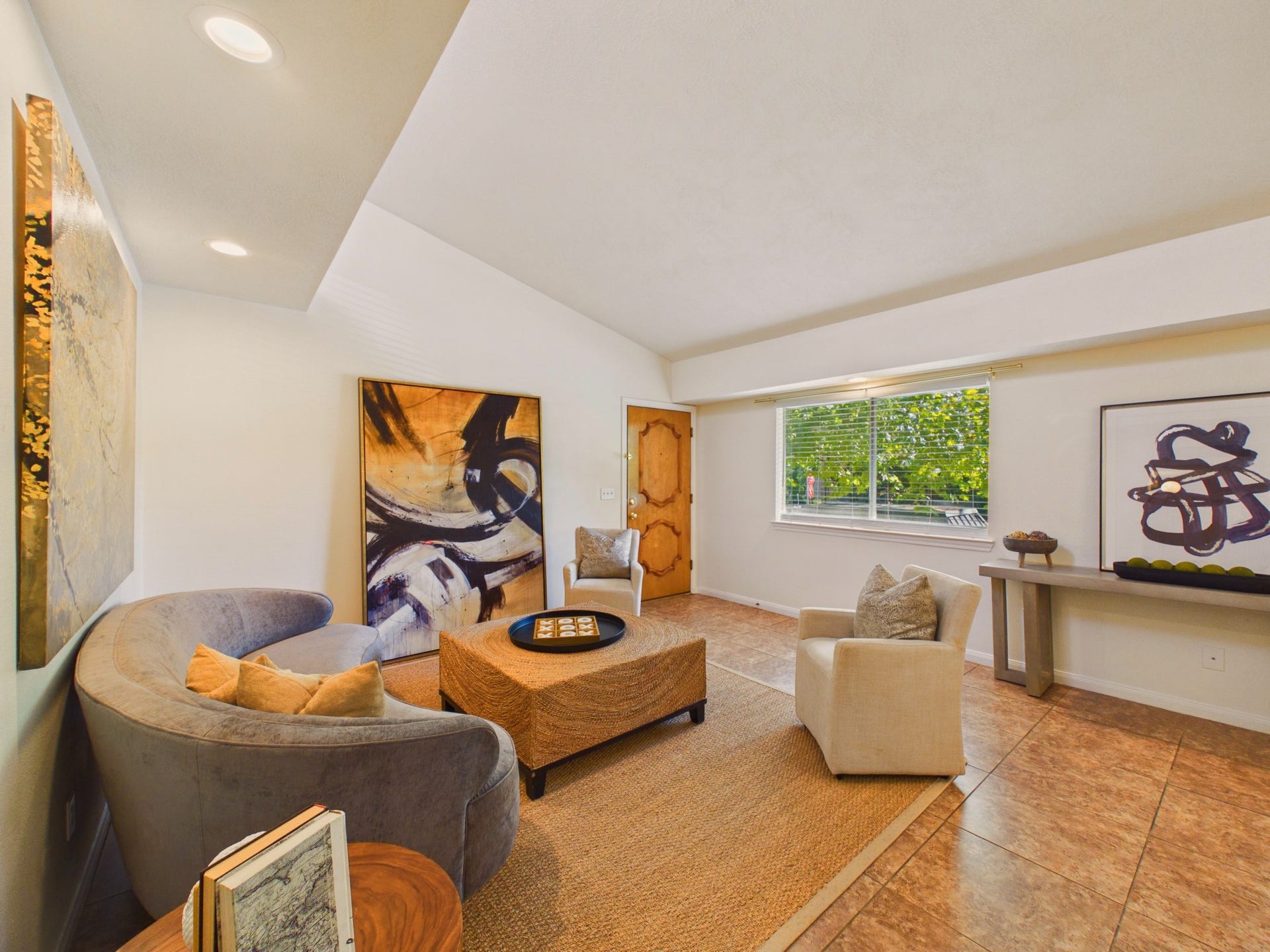 6404 Bayou Glen Road, Houston, TX 77057 Nicely Updated Throughout